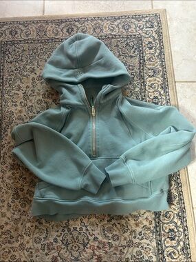 Lululemon cropped scuba hoodie